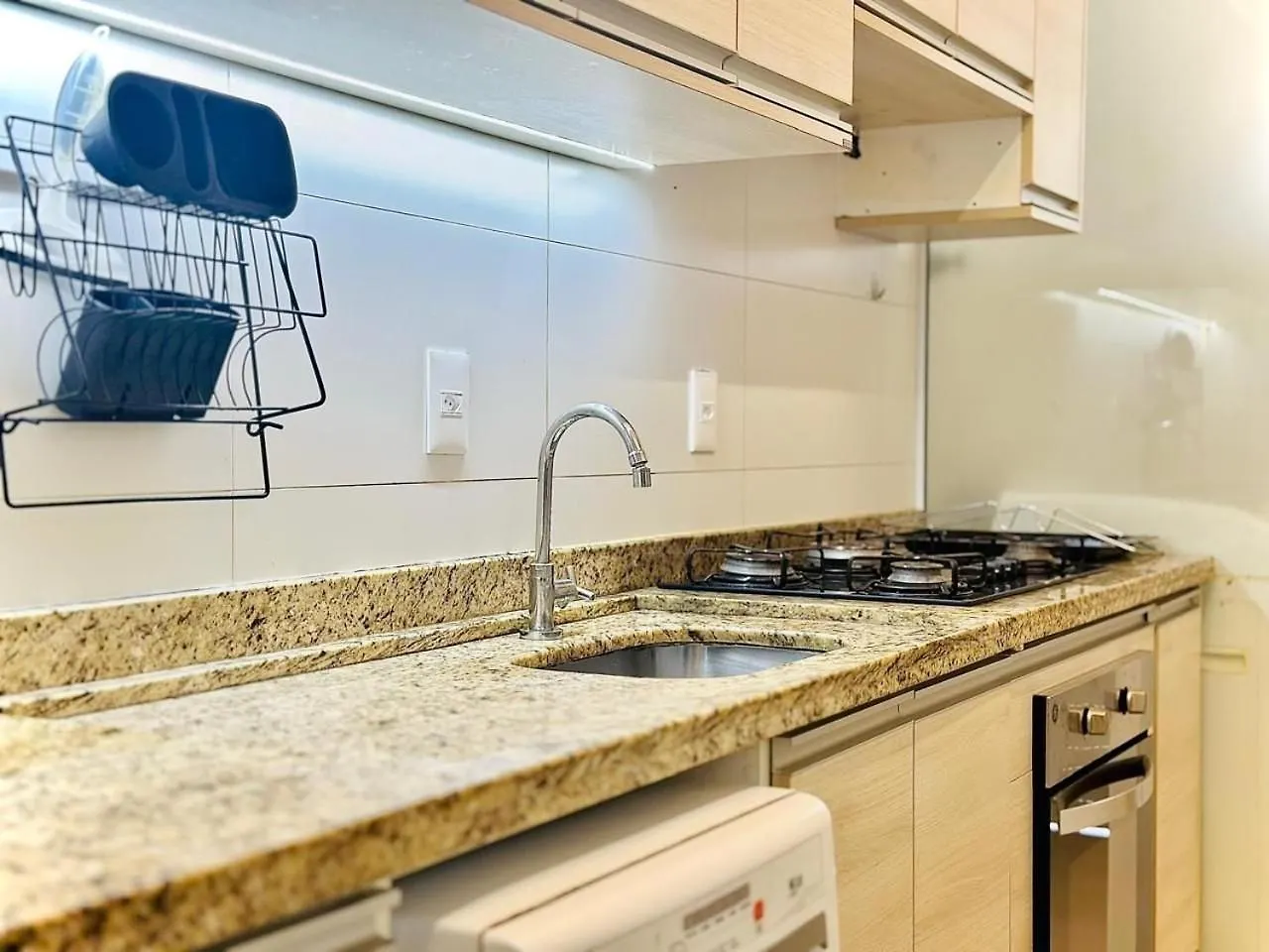 175 - Lindo Apartamento 3 Dormitorios Na Praia De Bombas 邦比尼亚斯 公寓